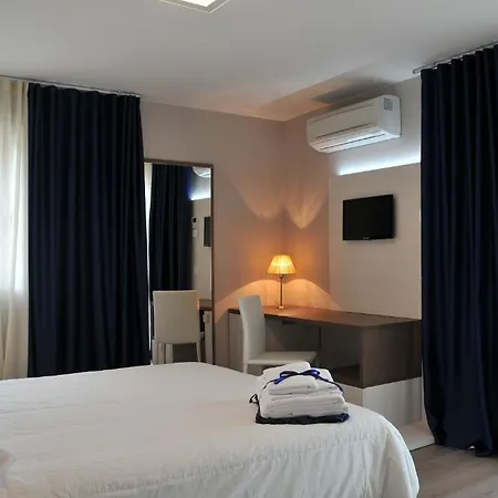 Vieulif לינה וארוחת בוקר 3*